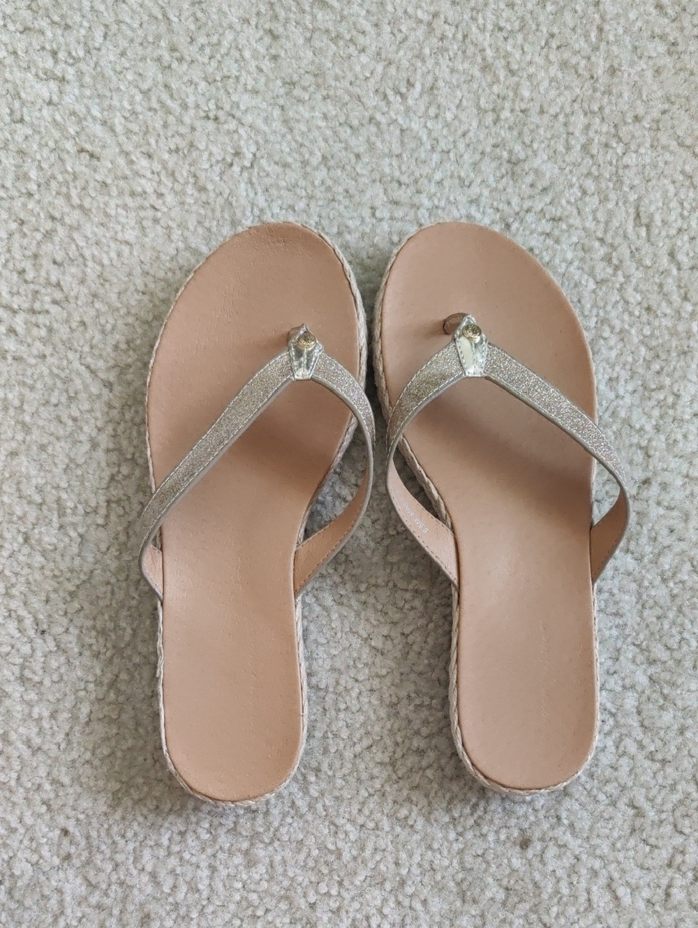 Tommy Bahama Thomas Women's Y2K Metallic Gold Thong Sandals Flip Flops Coastal
